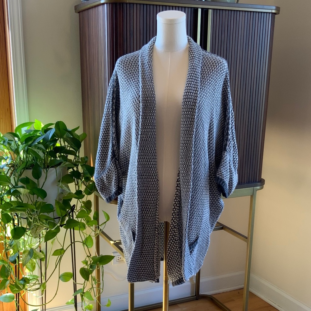 Splendid Sweater Size M